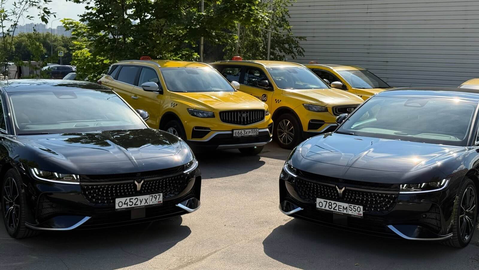 Автомобили класса Комфорт+ и Бизнес для работы в такси